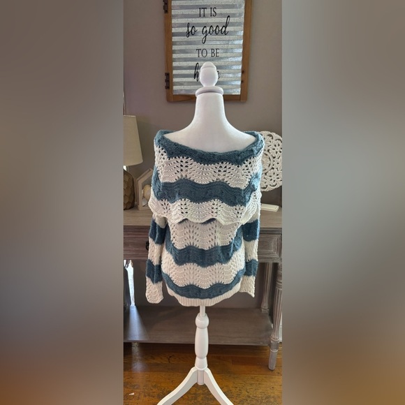 Sun & Shadow Open-Knit Off The Shoulder Stripe Sweater – Medium - Picture 4 of 6